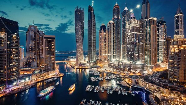 Dubai và Hàn Quốc là hai ví dụ điển hình về việc đầu tư mạnh mẽ vào cơ sở hạ tầng hiện đại để thu hút các nhà đầu tư quốc tế và thúc đẩy sự phát triển kinh tế